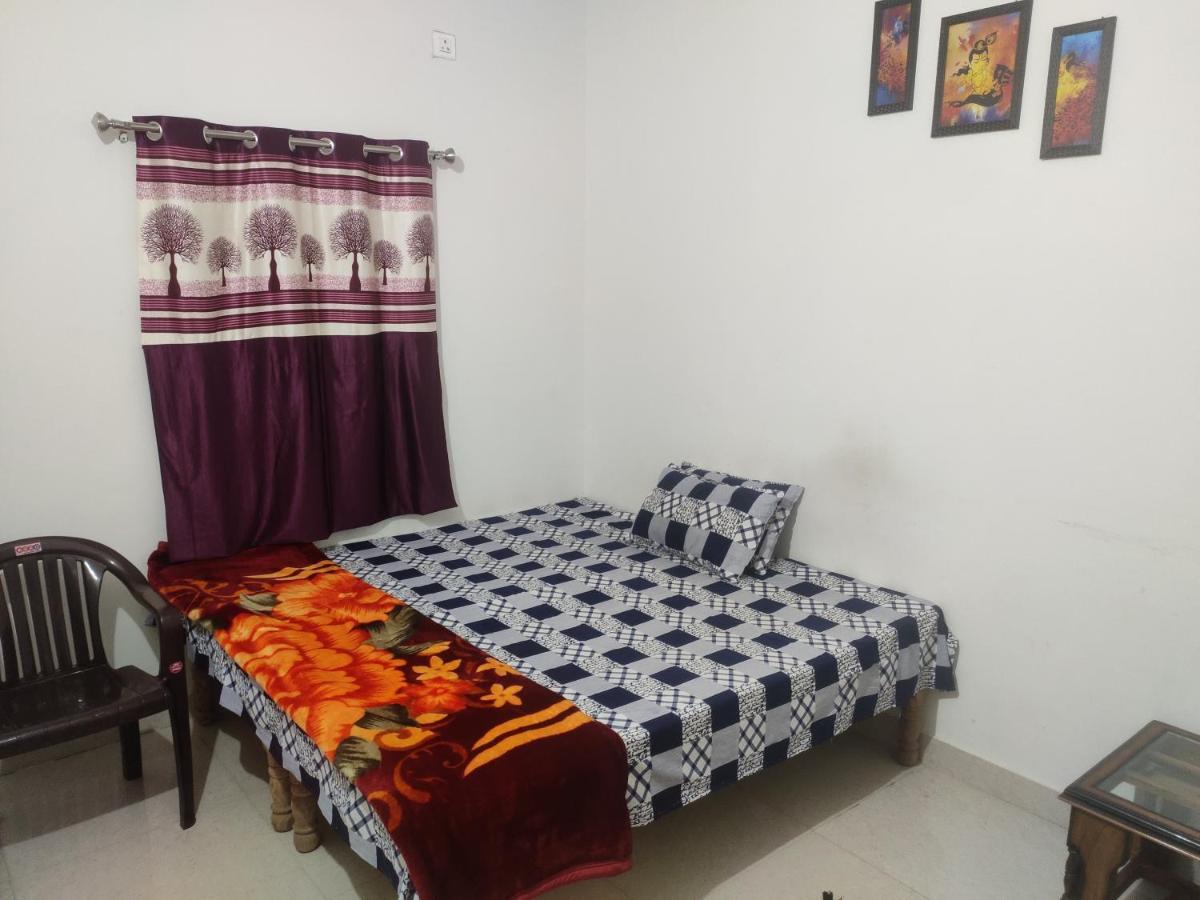 Nidhivan Homestay Vrindāvan Екстериор снимка
