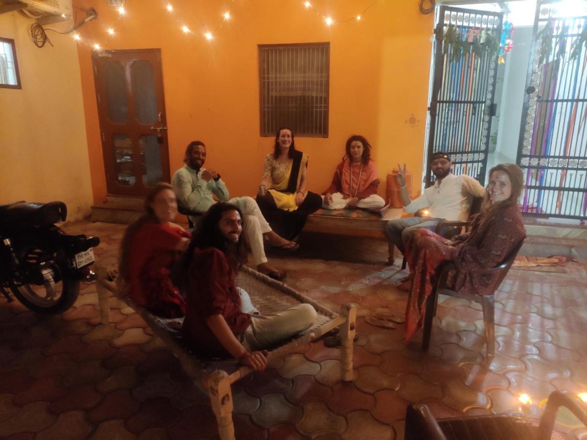 Nidhivan Homestay Vrindāvan Екстериор снимка