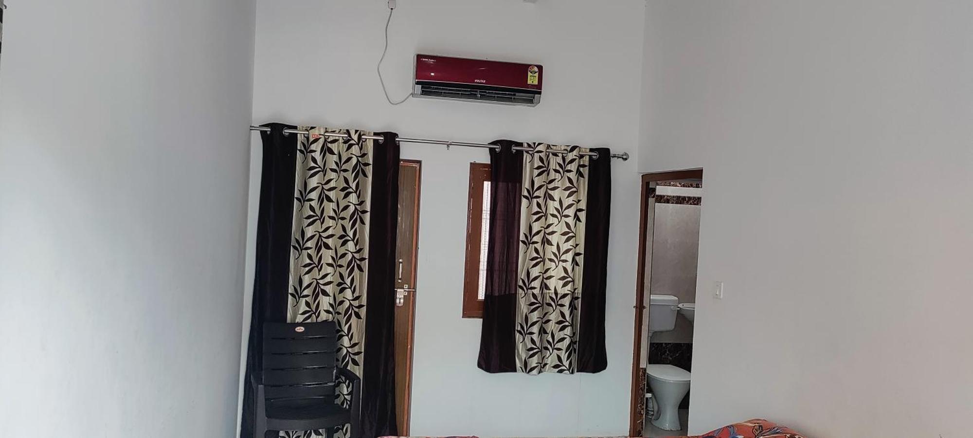 Nidhivan Homestay Vrindāvan Стая снимка