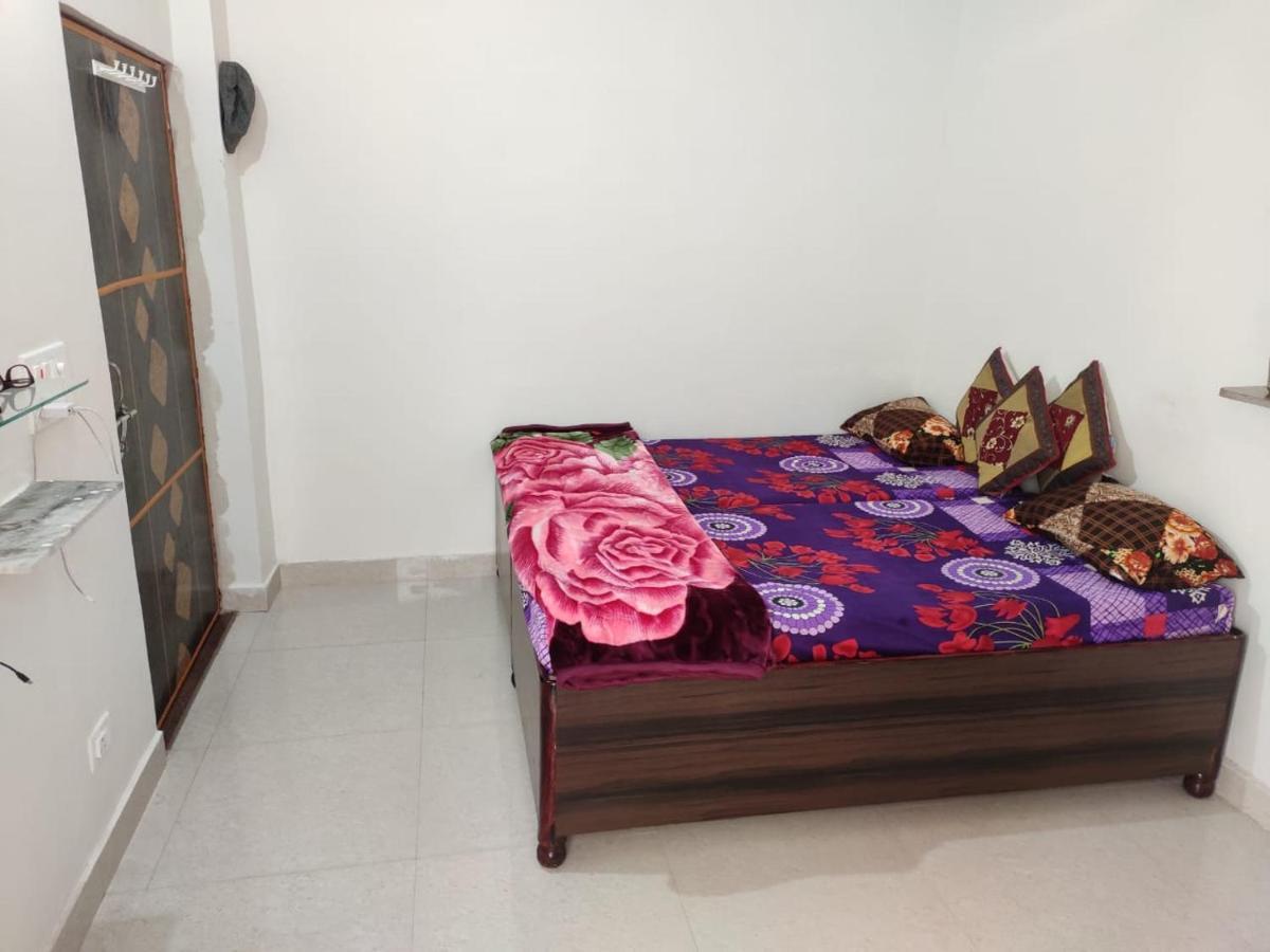 Nidhivan Homestay Vrindāvan Екстериор снимка