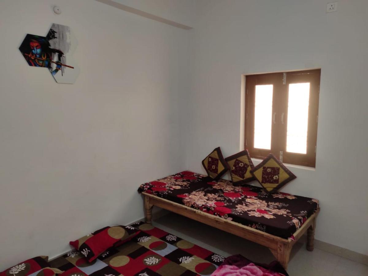 Nidhivan Homestay Vrindāvan Екстериор снимка
