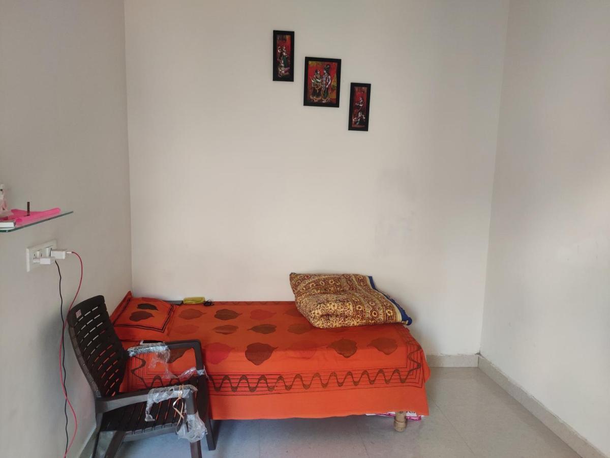 Nidhivan Homestay Vrindāvan Екстериор снимка