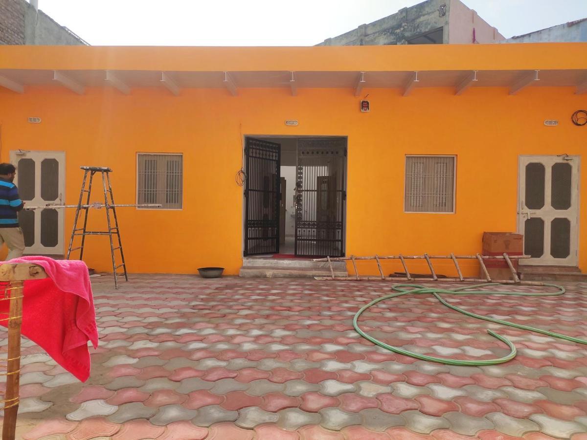 Nidhivan Homestay Vrindāvan Екстериор снимка